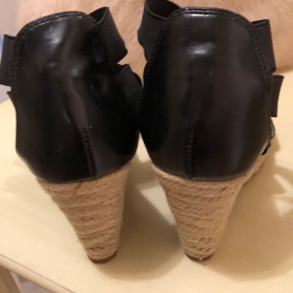 Tahari jute 3 inch wedge strappy sandals!! - Picture 3 of 5